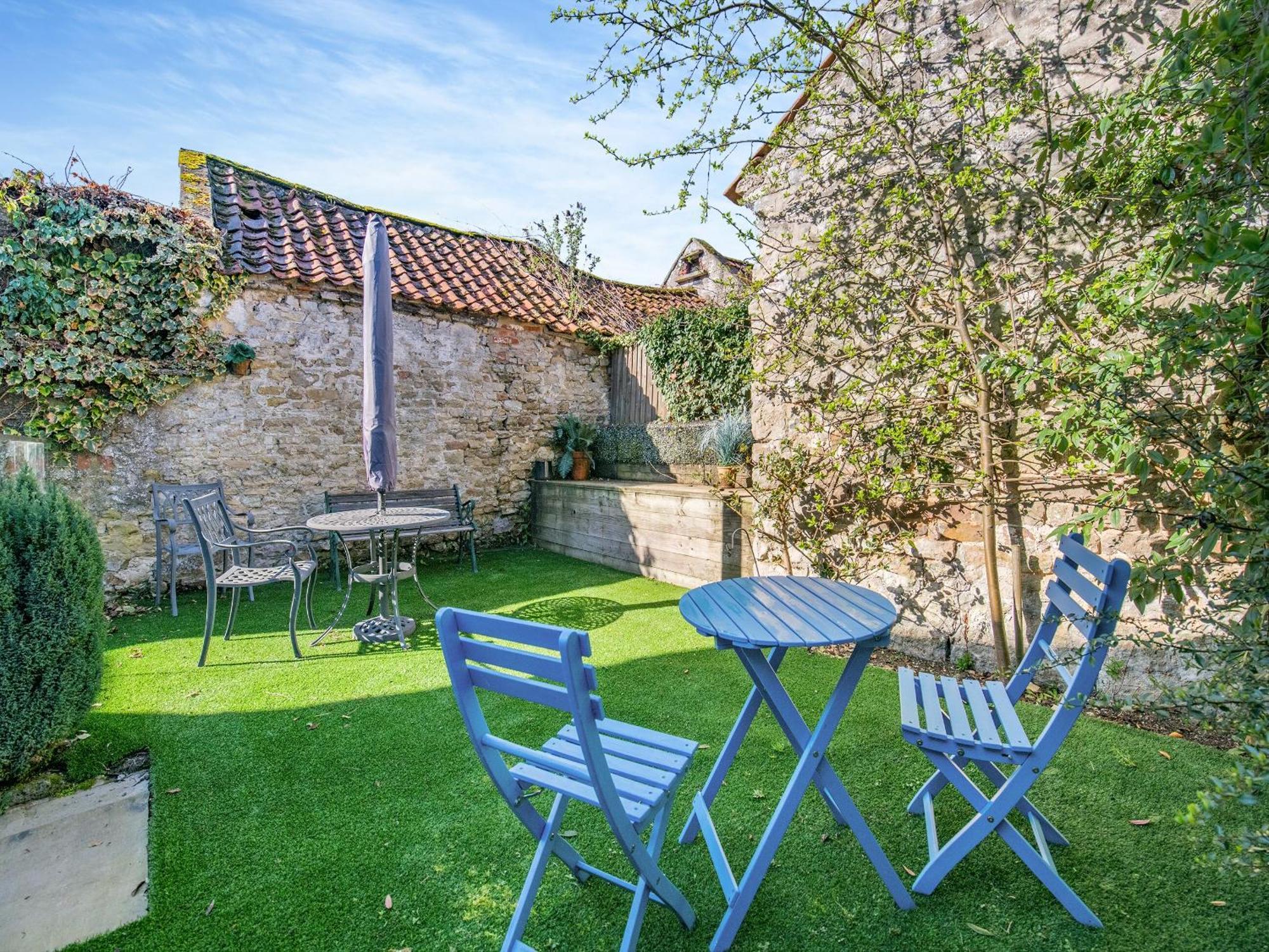 Ryburn House - Uk43518 Villa Торнтън Дейл Екстериор снимка