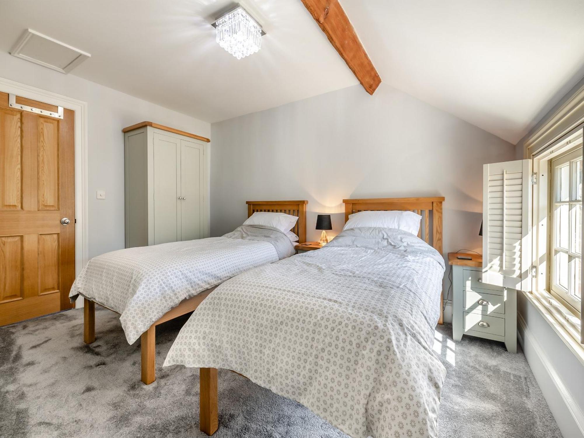 Ryburn House - Uk43518 Villa Торнтън Дейл Екстериор снимка