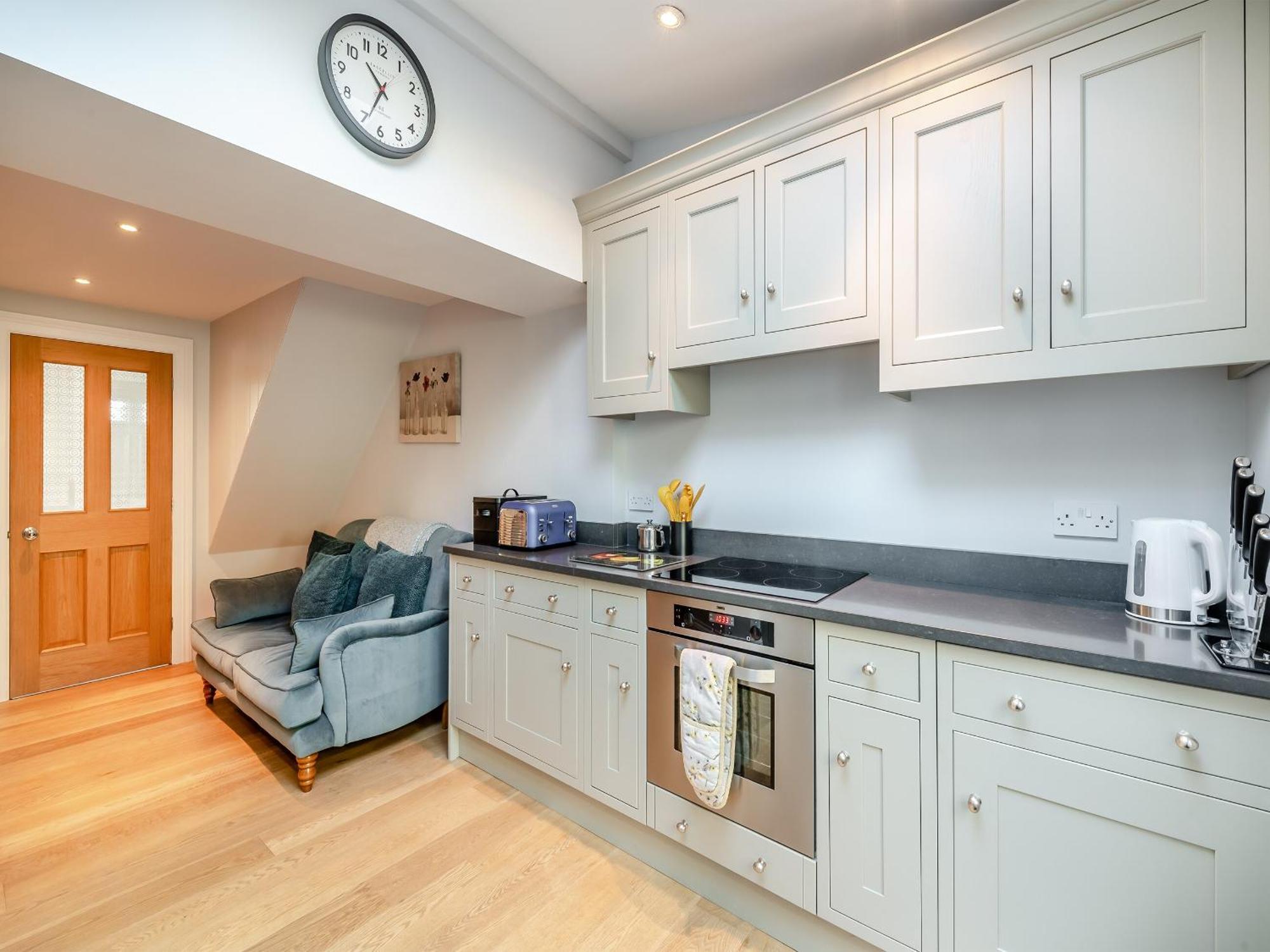 Ryburn House - Uk43518 Villa Торнтън Дейл Екстериор снимка